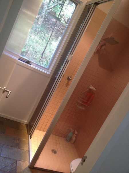 Our ensuite. Before.
